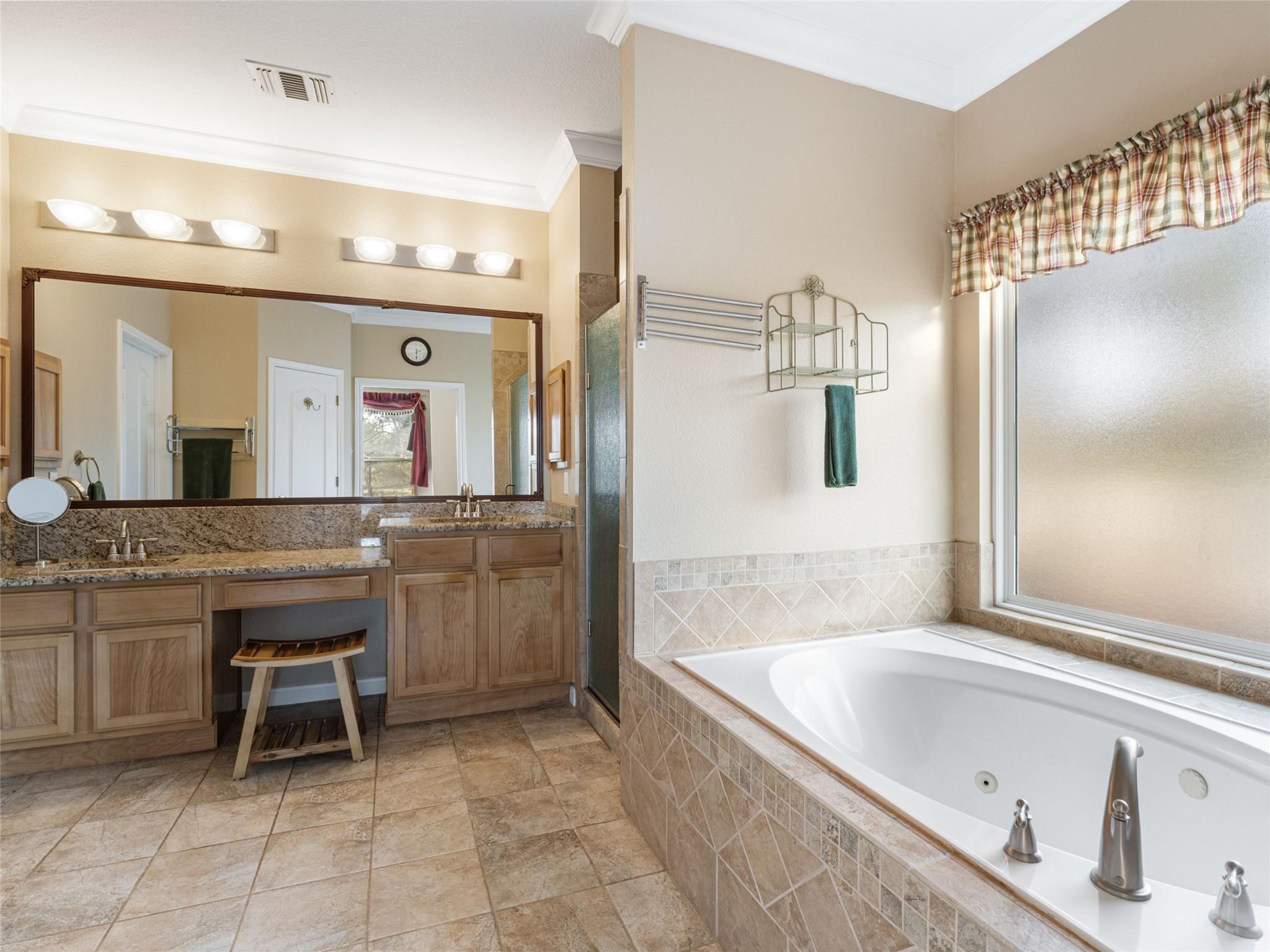 1010 Wild Flower, Floresville, TX 78114