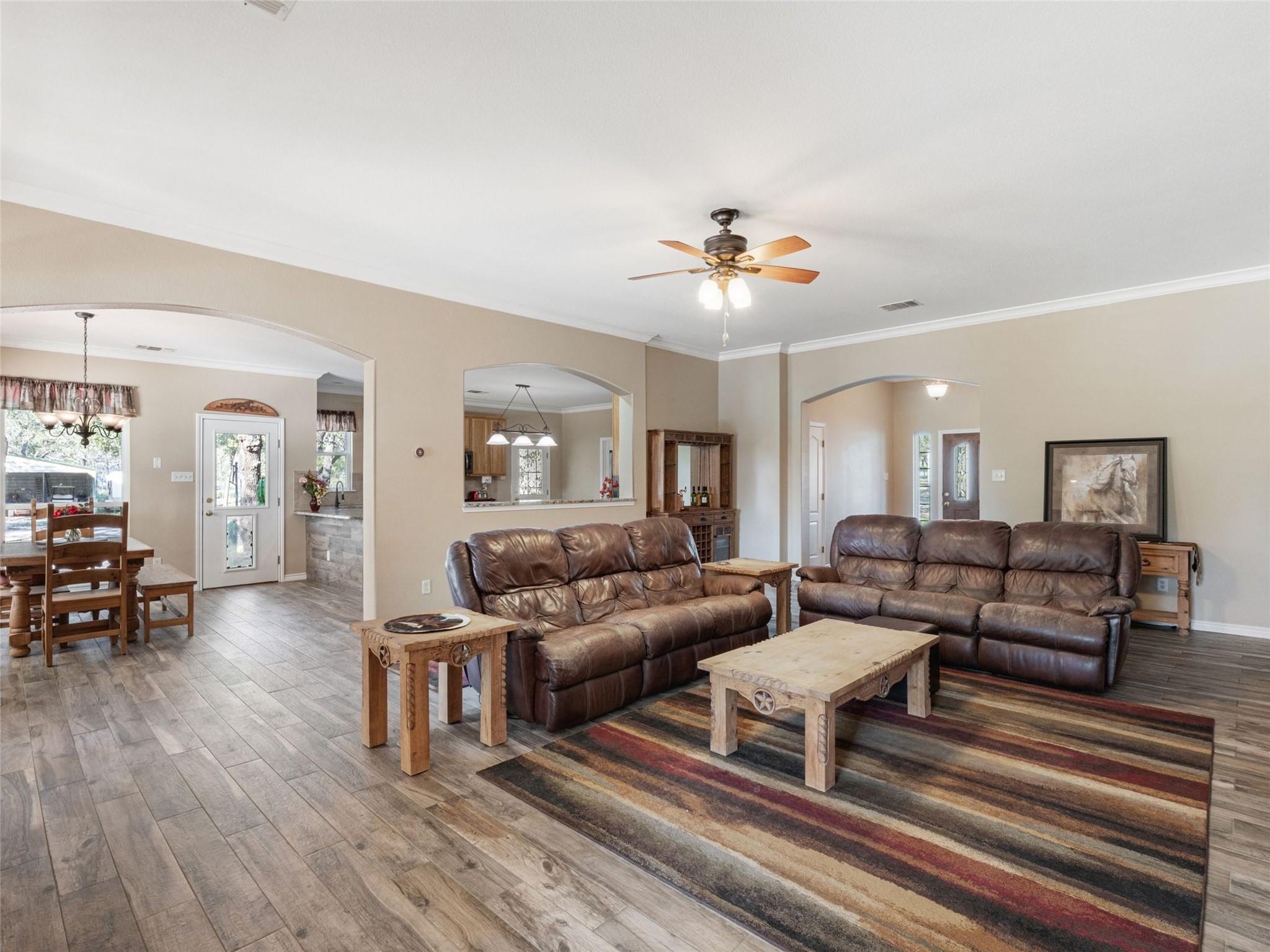 1010 Wild Flower, Floresville, TX 78114