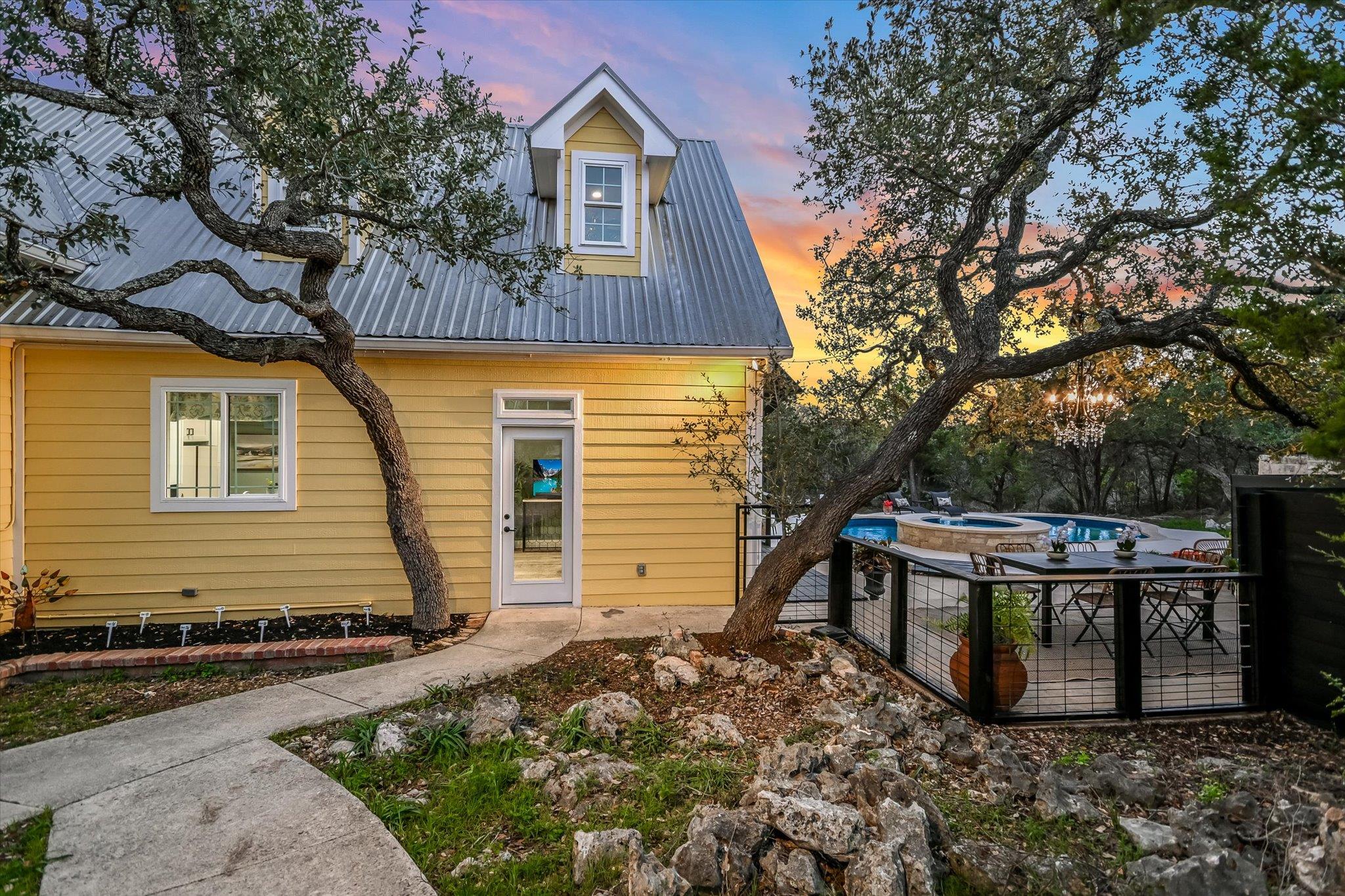 335 Deer Creek Dr, San Marcos, TX 78666