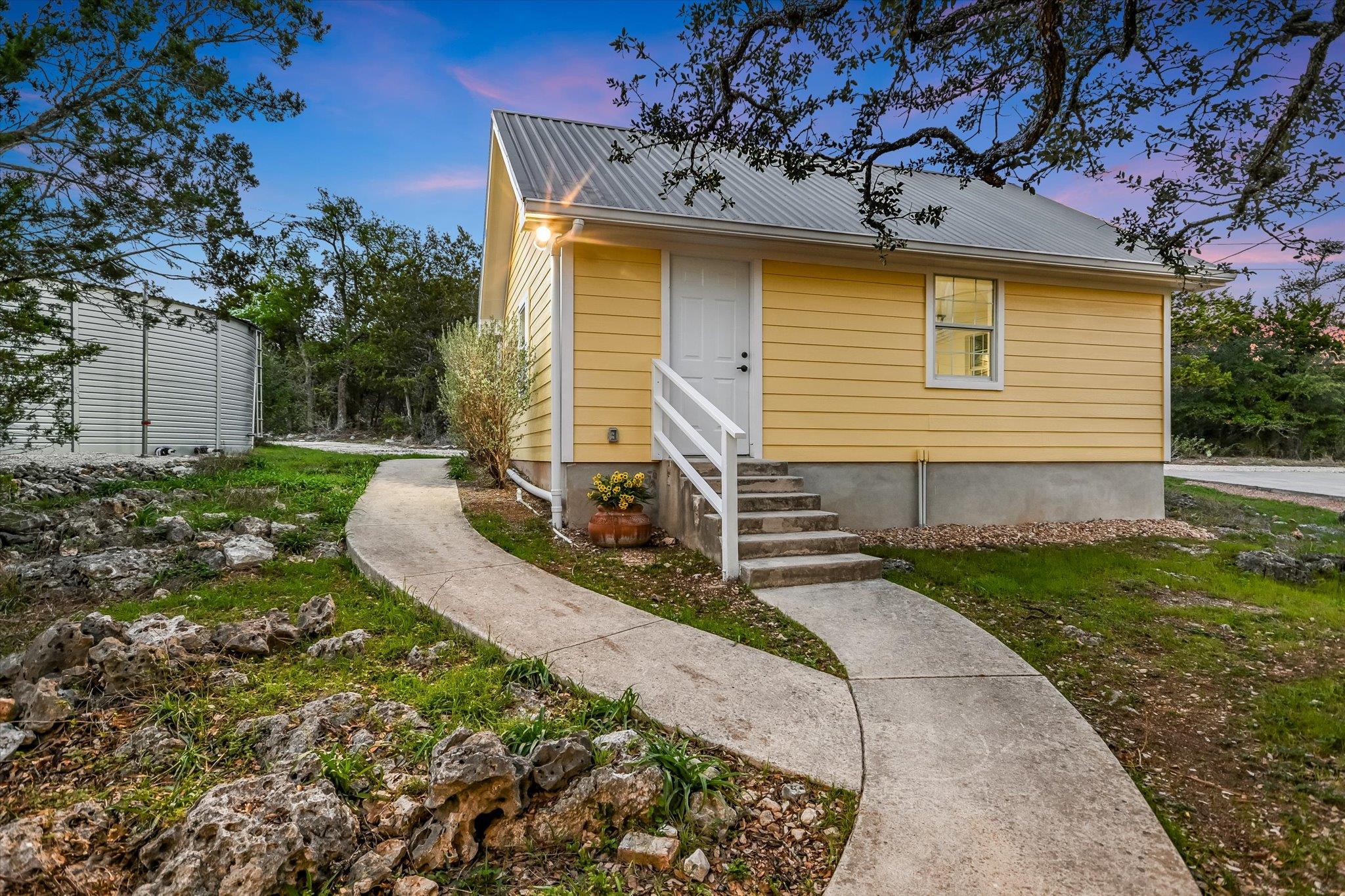 335 Deer Creek Dr, San Marcos, TX 78666