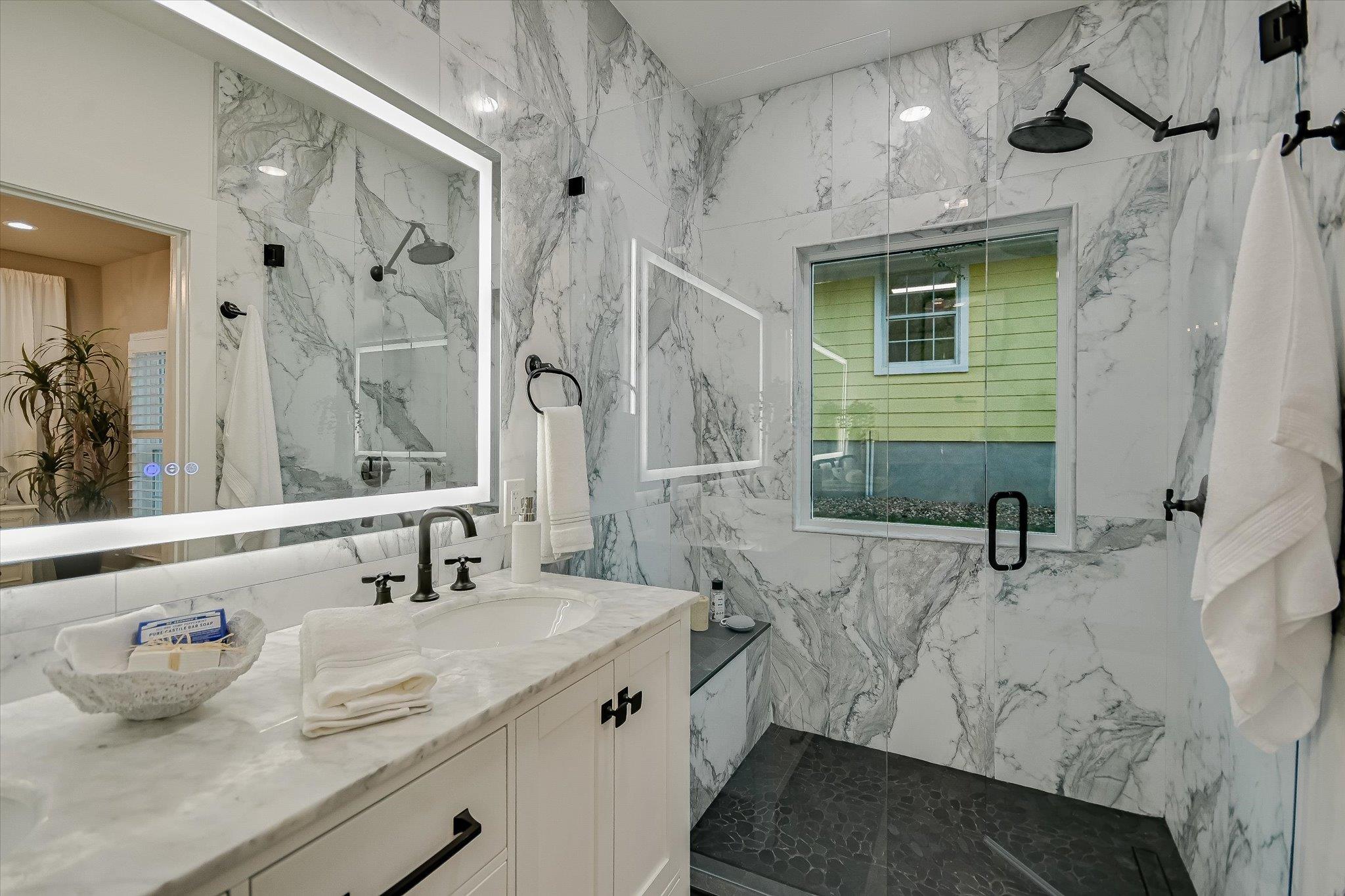 335 Deer Creek Dr, San Marcos, TX 78666