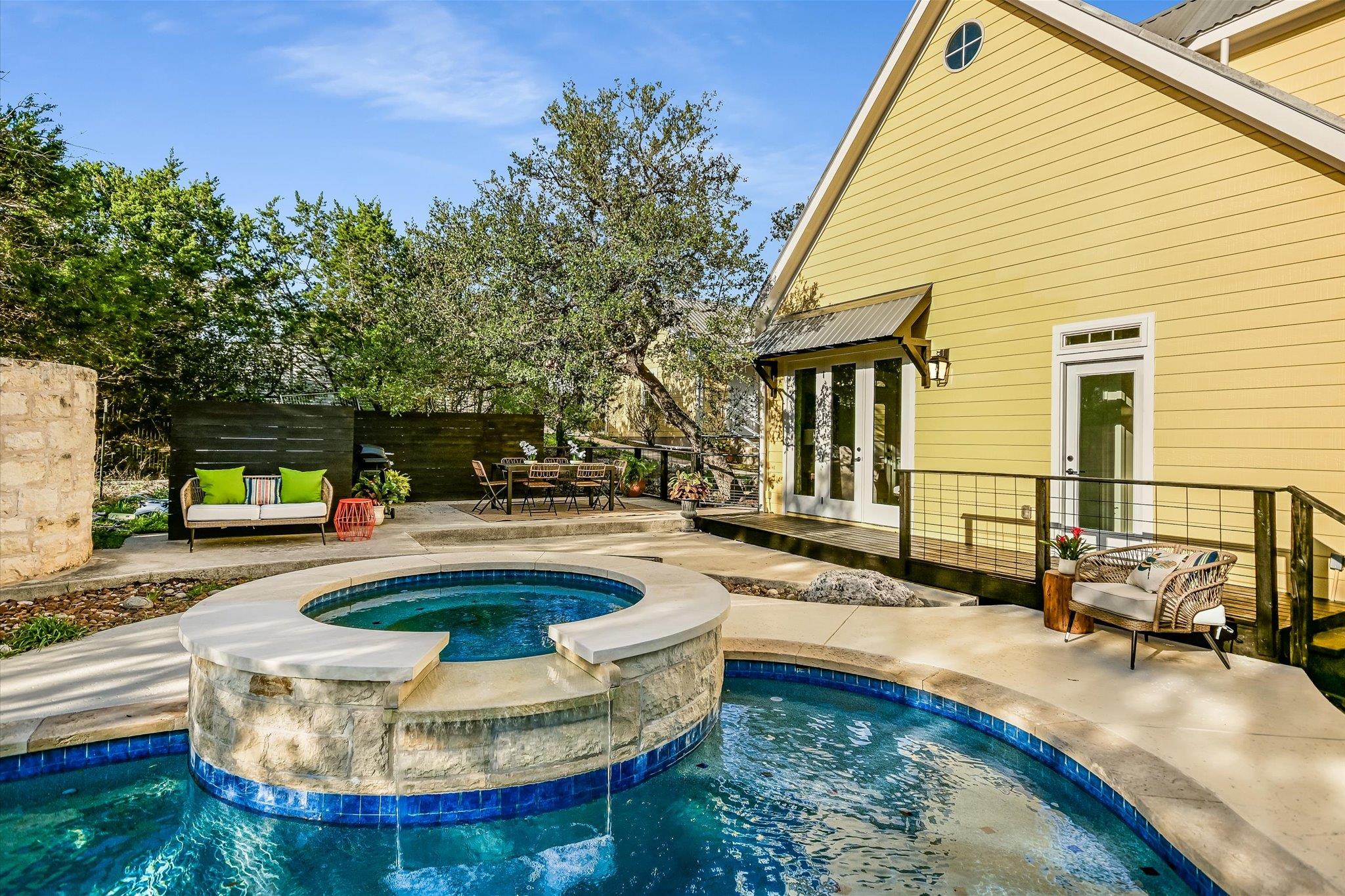 335 Deer Creek Dr, San Marcos, TX 78666