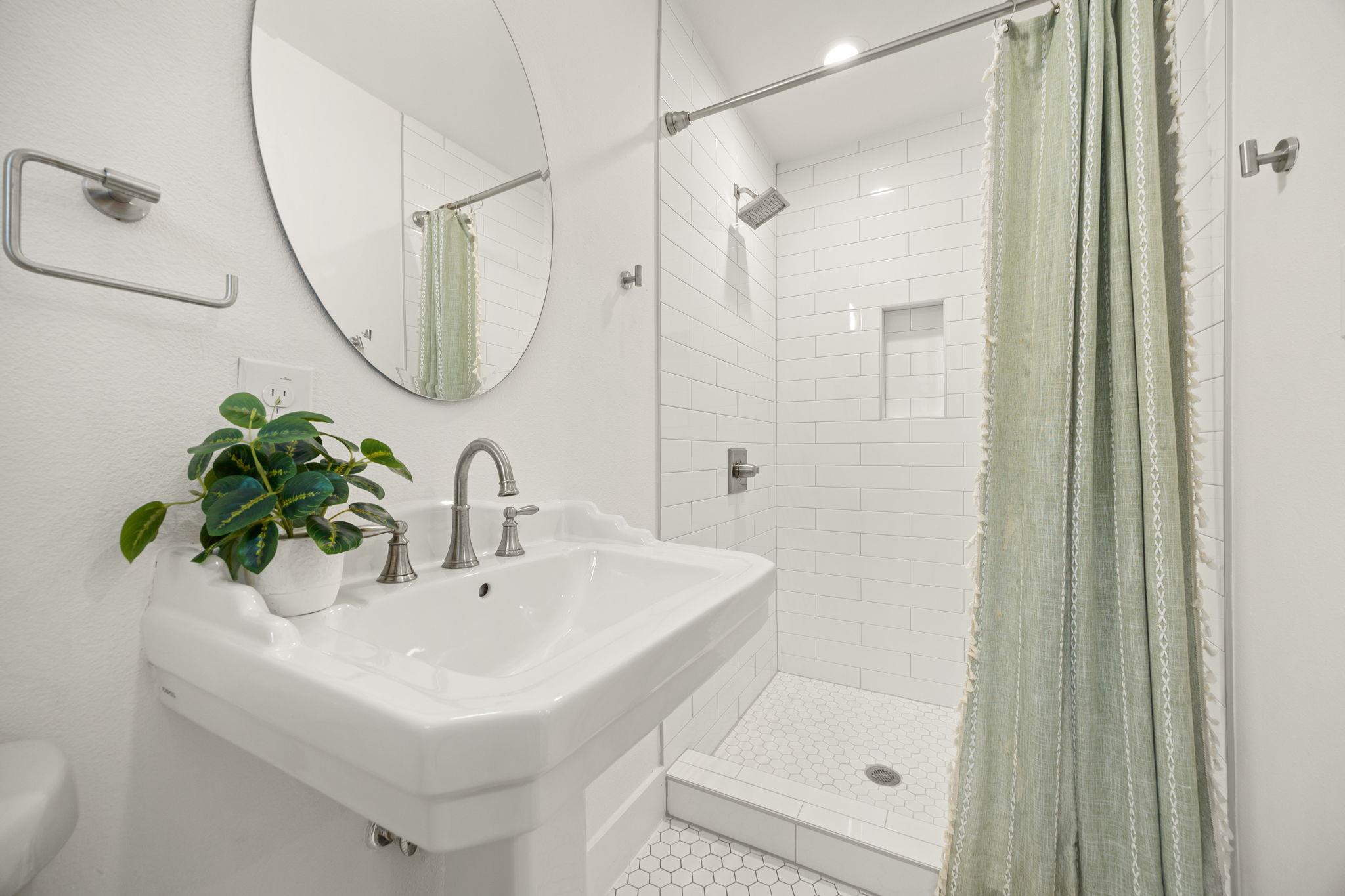 1006 Alegria Rd, Austin, TX 78757