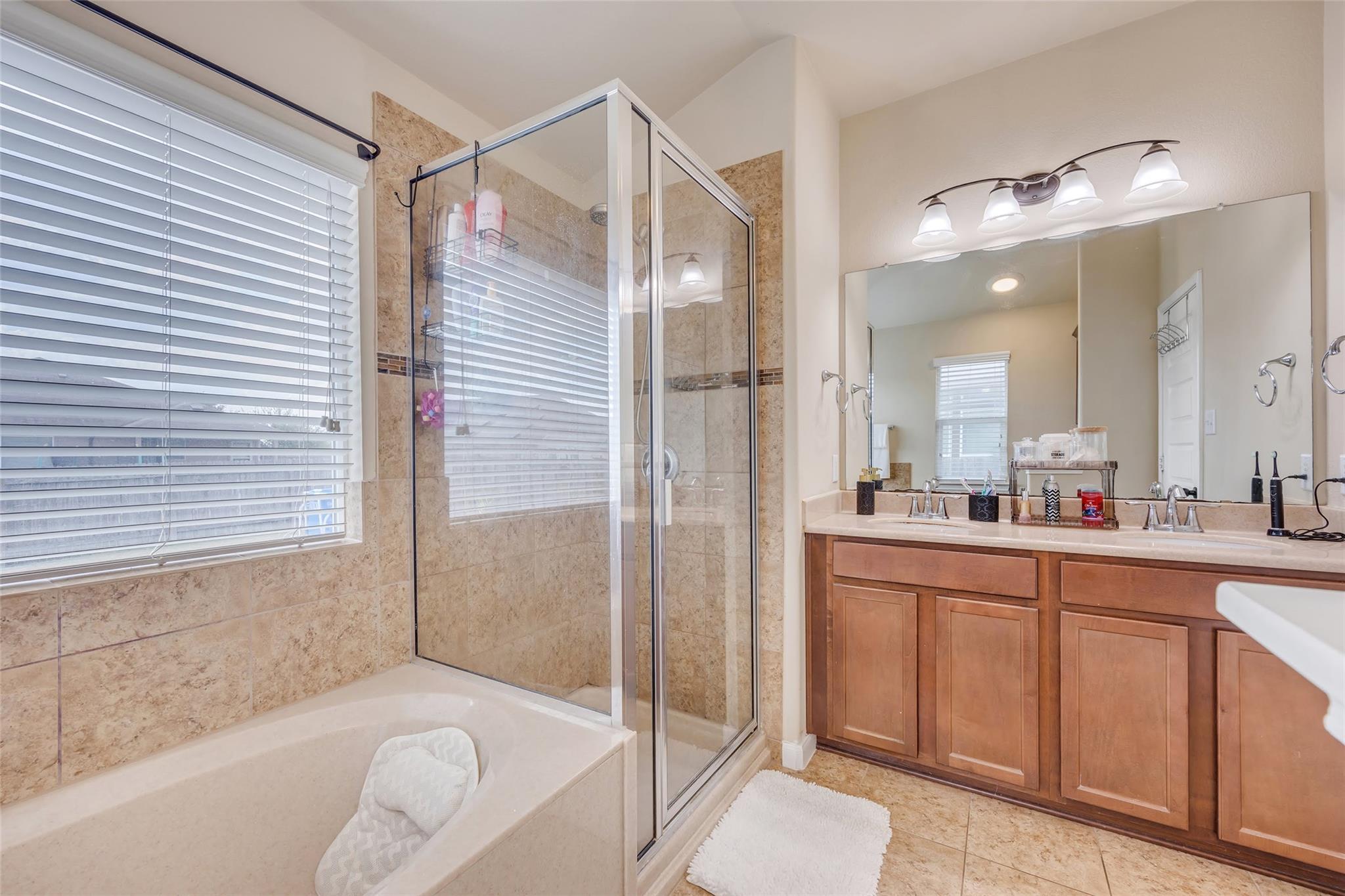 100 Balsam St, Hutto, TX 78634