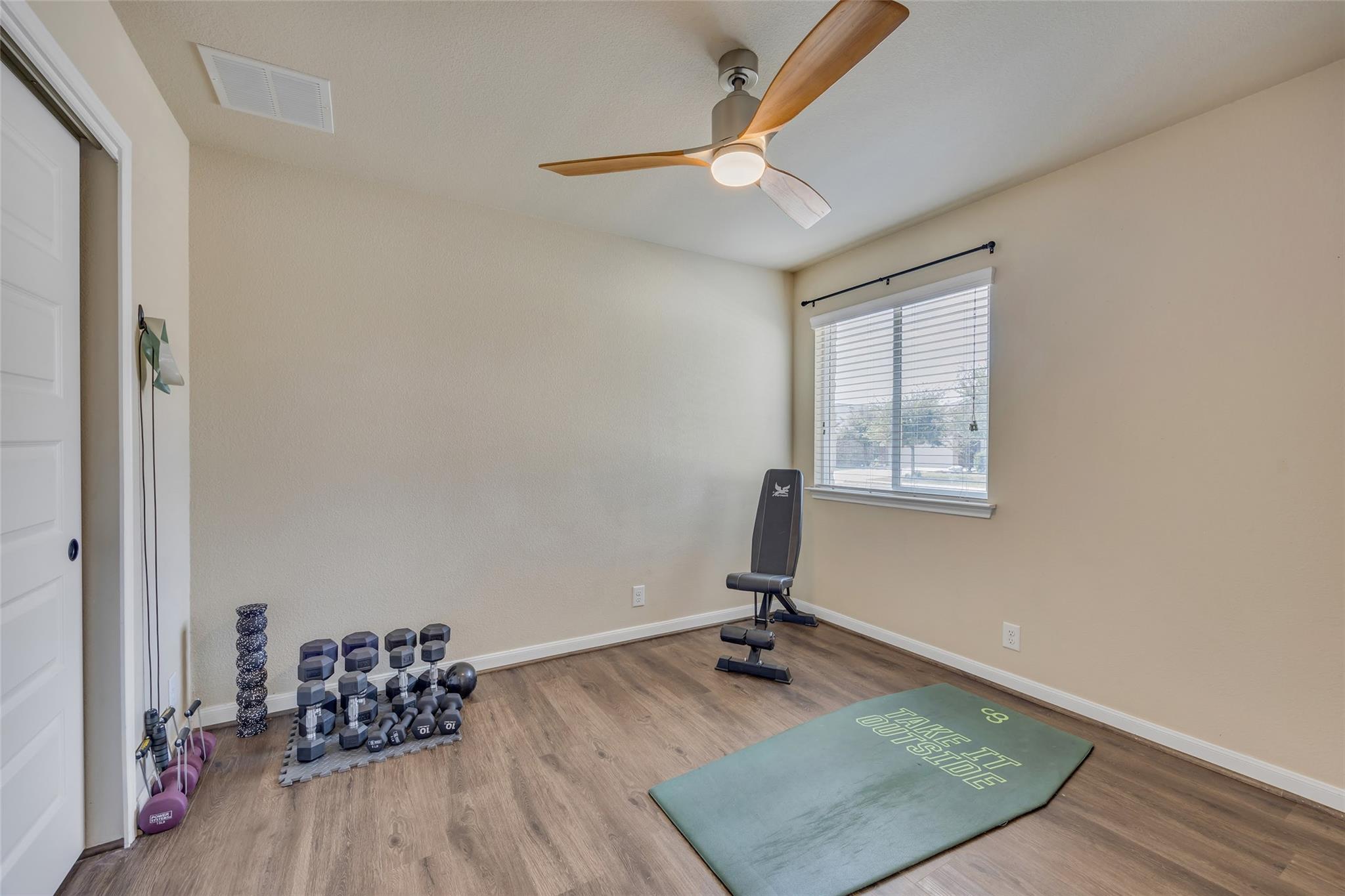 100 Balsam St, Hutto, TX 78634