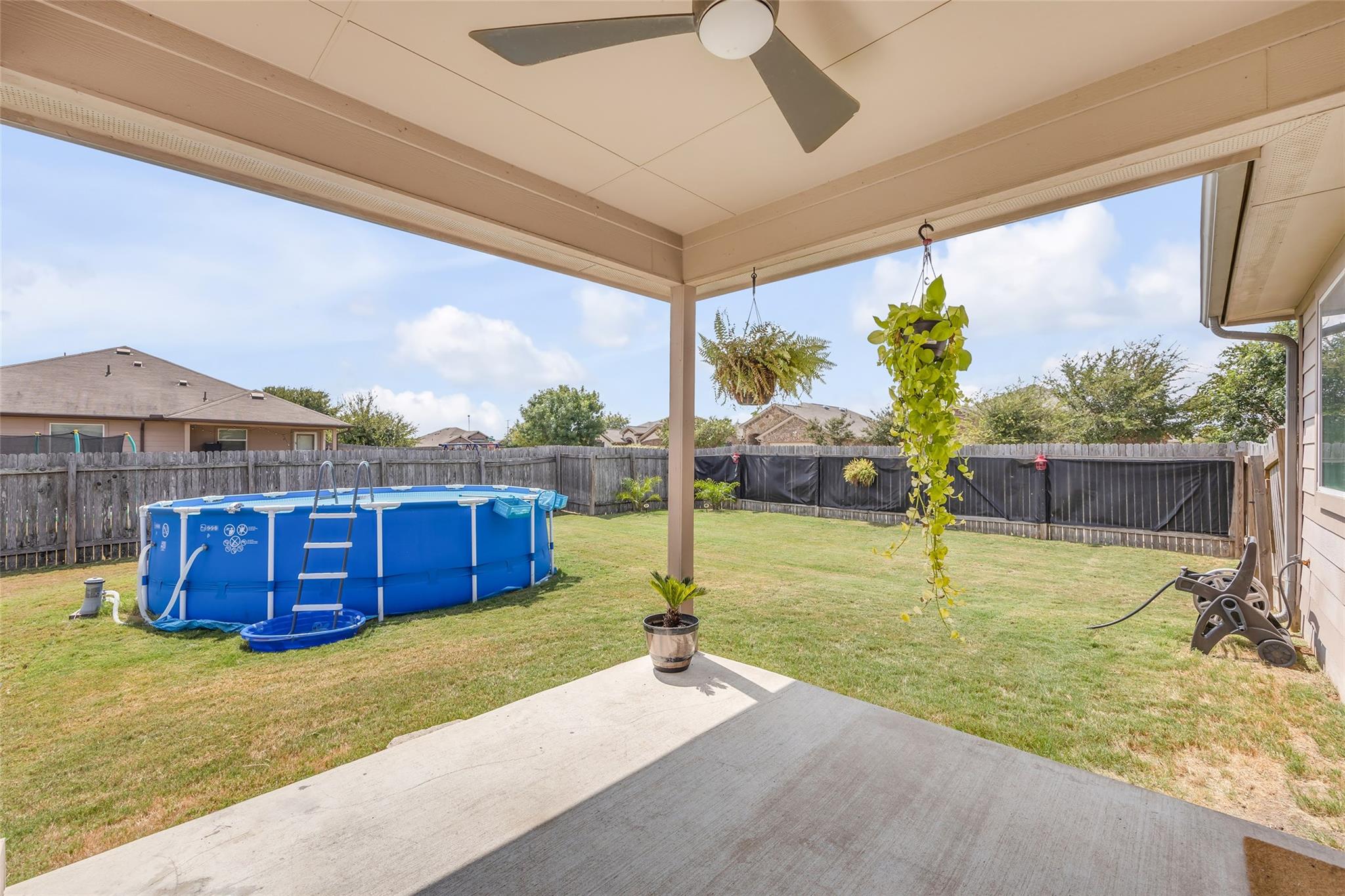 100 Balsam St, Hutto, TX 78634