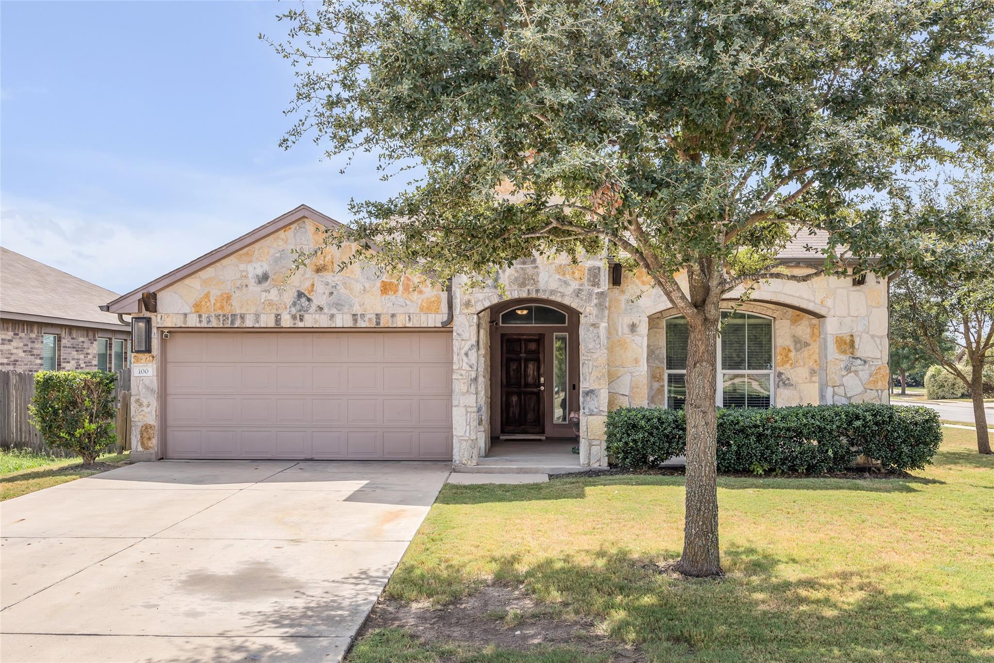 100 Balsam St, Hutto, TX 78634