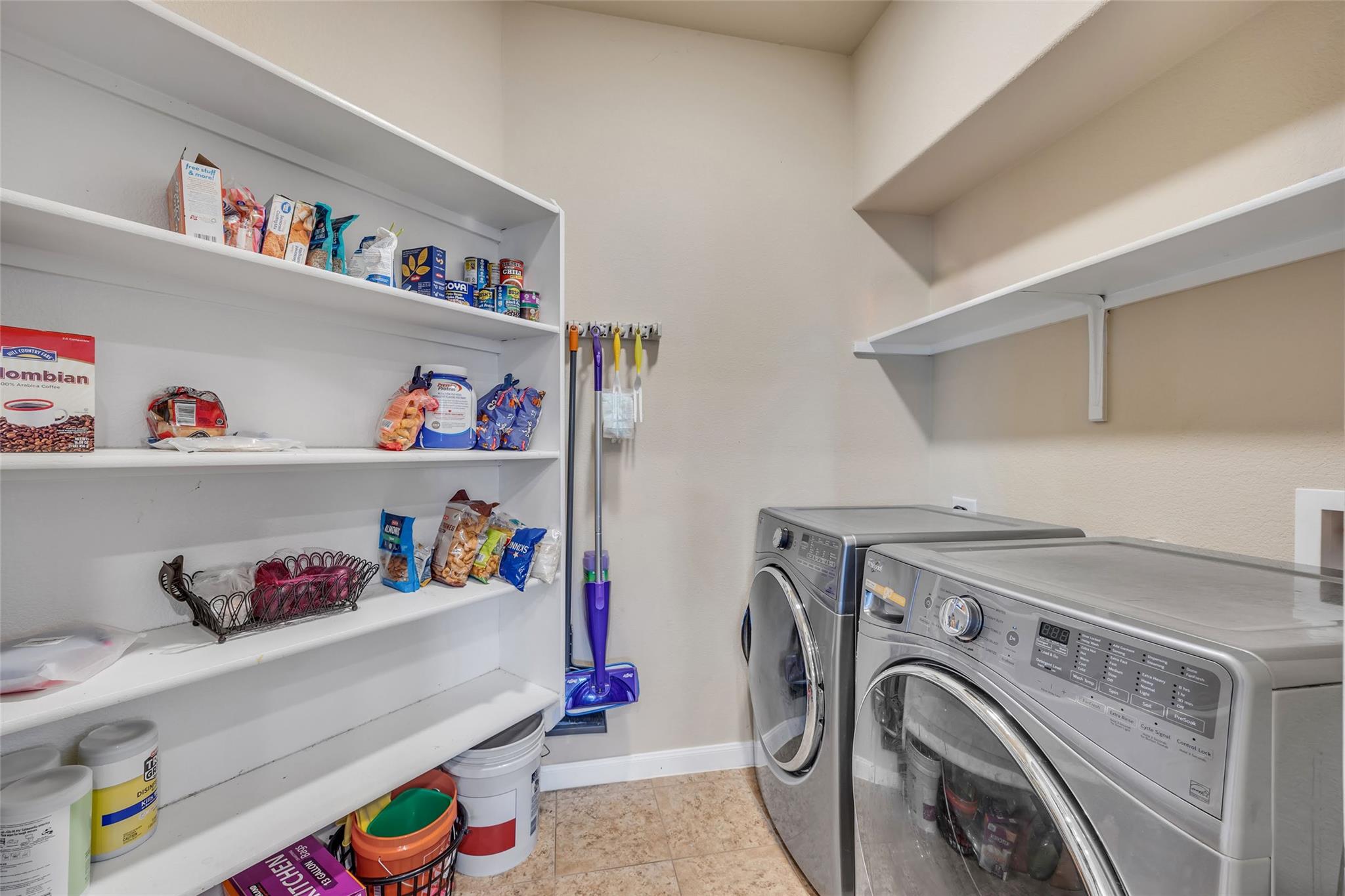 100 Balsam St, Hutto, TX 78634