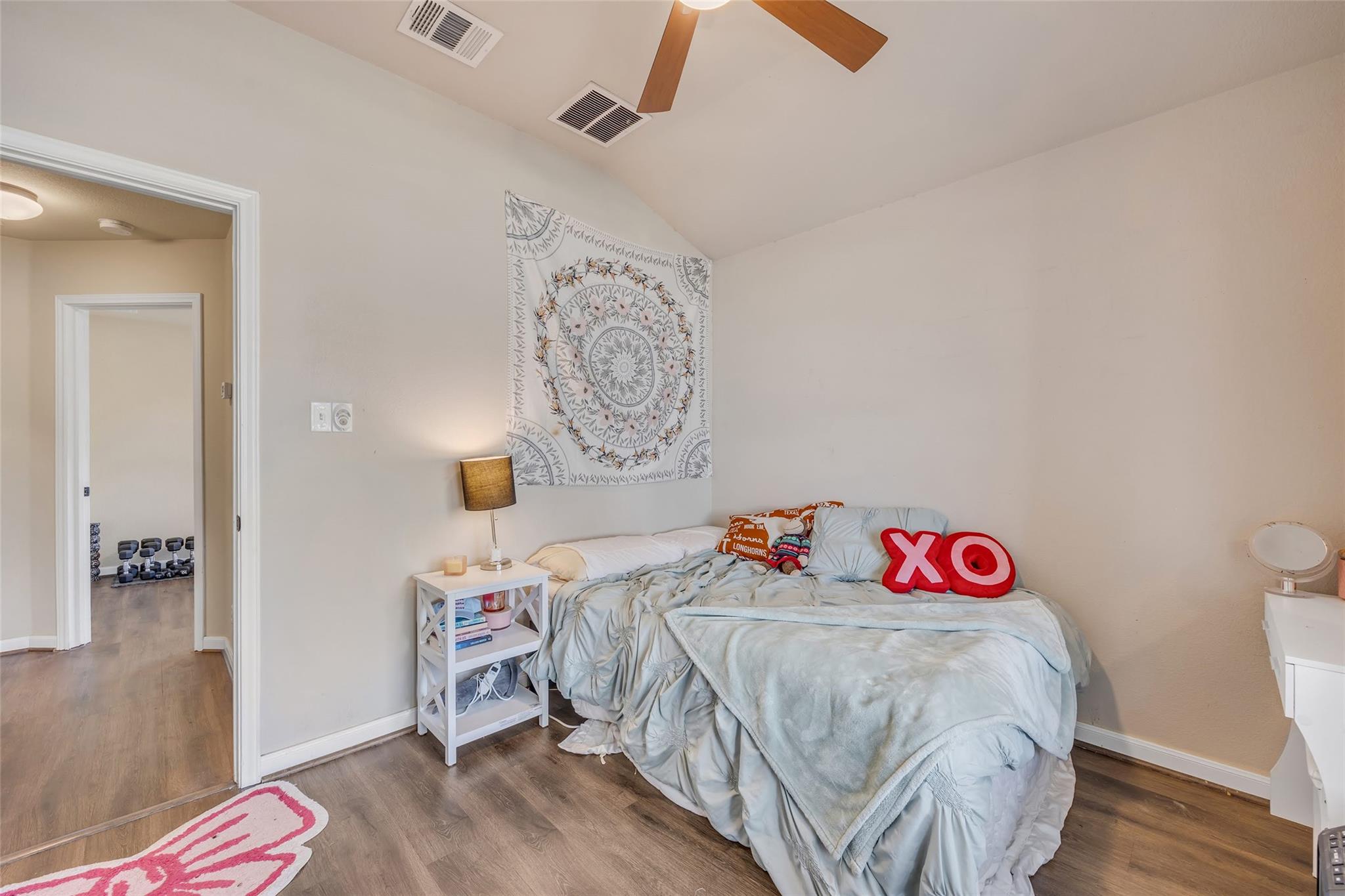 100 Balsam St, Hutto, TX 78634