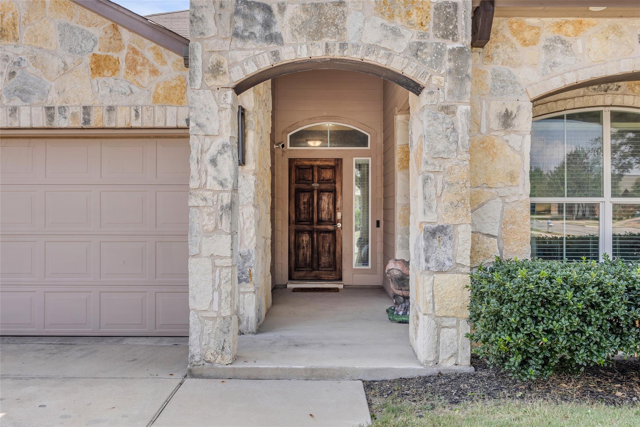 100 Balsam St, Hutto, TX 78634