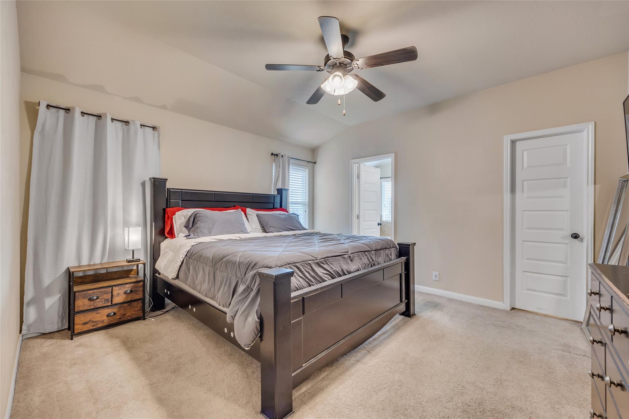 100 Balsam St, Hutto, TX 78634