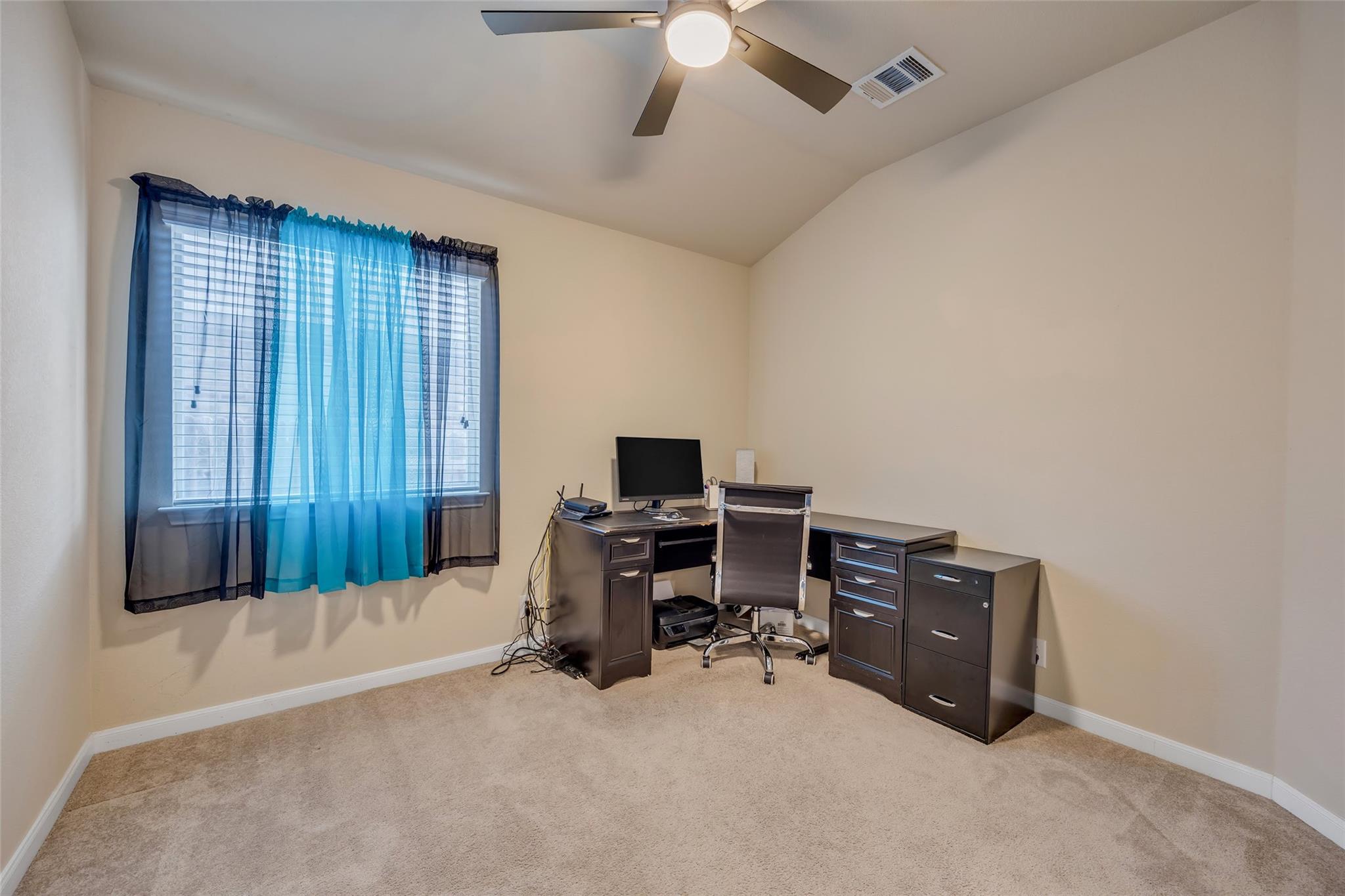 100 Balsam St, Hutto, TX 78634