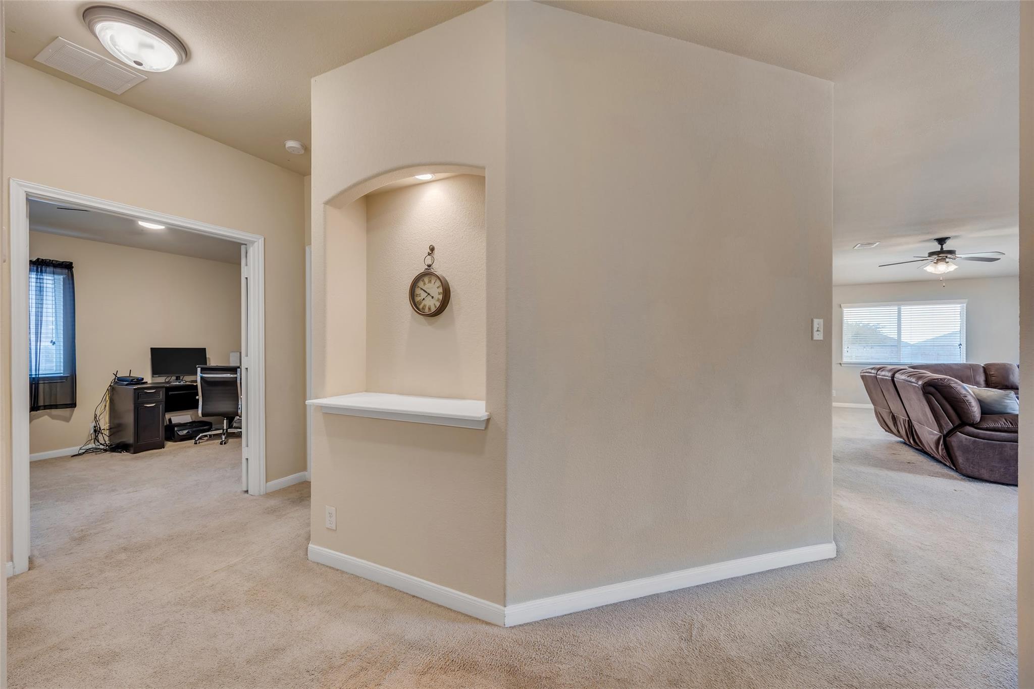 100 Balsam St, Hutto, TX 78634