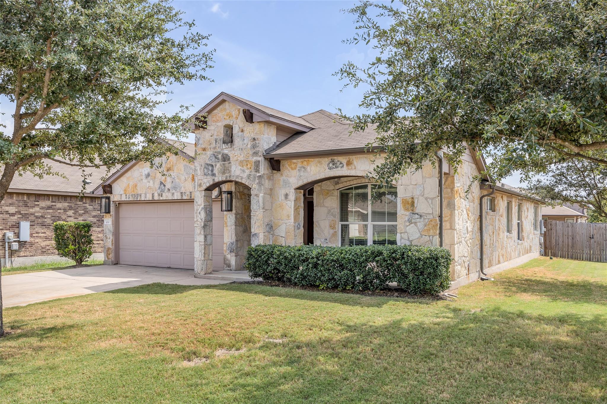 100 Balsam St, Hutto, TX 78634