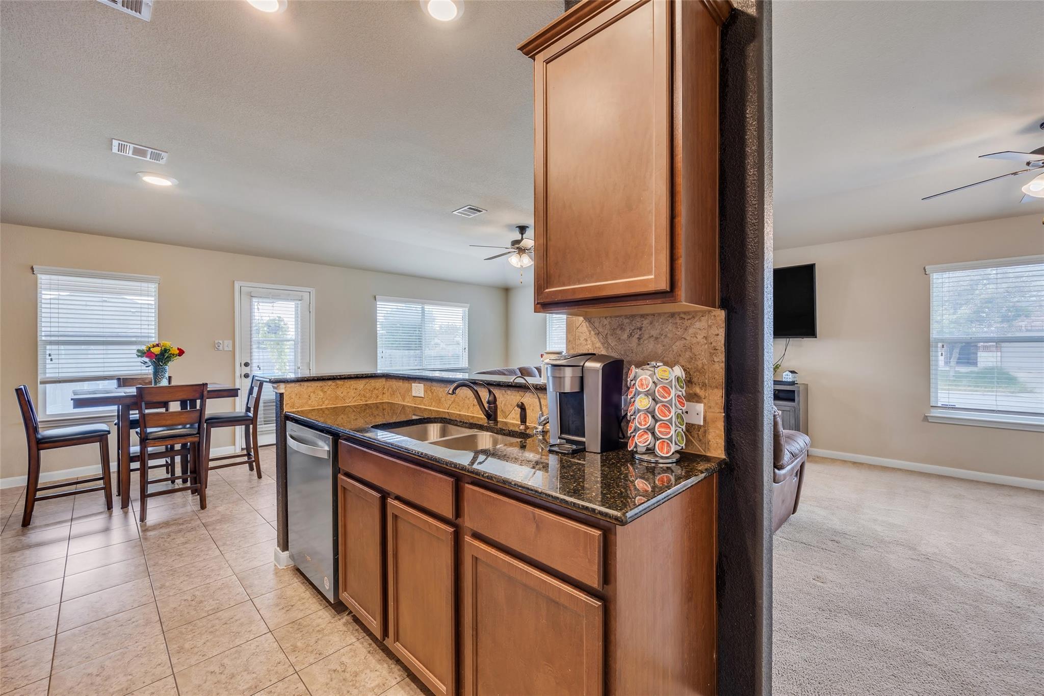 100 Balsam St, Hutto, TX 78634