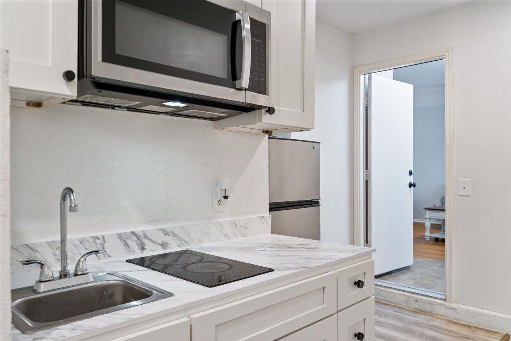 238 Saint Marys Dr, Hutto, TX 78634