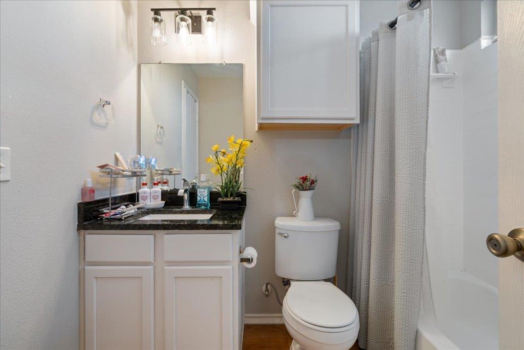 238 Saint Marys Dr, Hutto, TX 78634