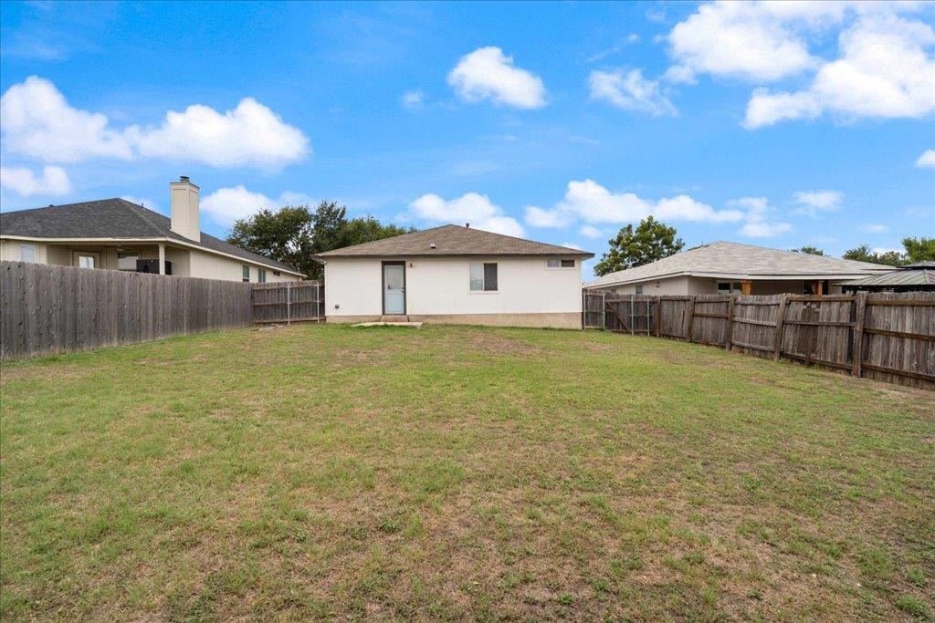 238 Saint Marys Dr, Hutto, TX 78634