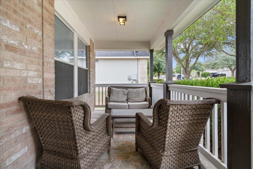 238 Saint Marys Dr, Hutto, TX 78634