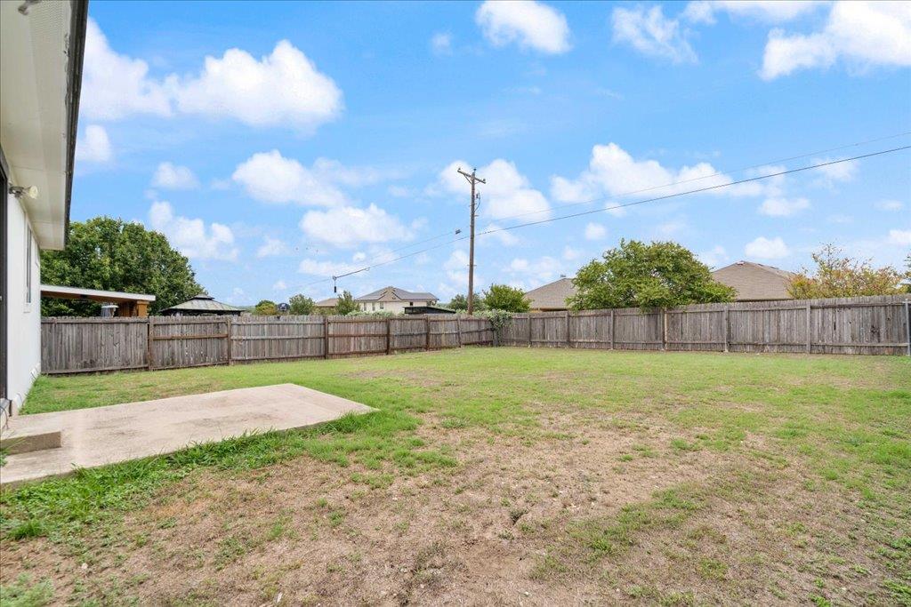 238 Saint Marys Dr, Hutto, TX 78634