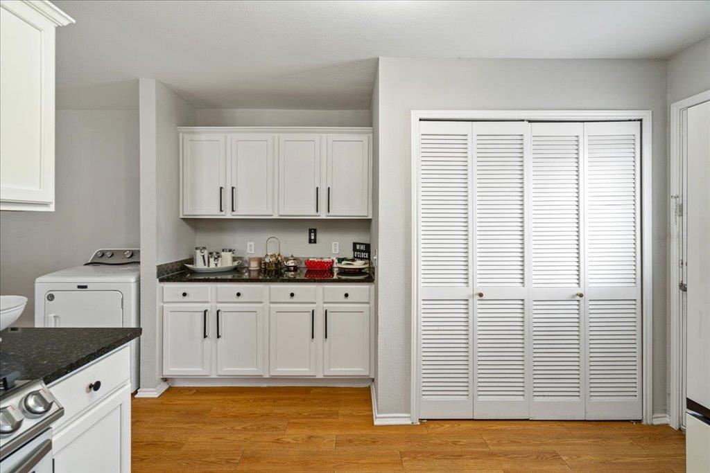 238 Saint Marys Dr, Hutto, TX 78634