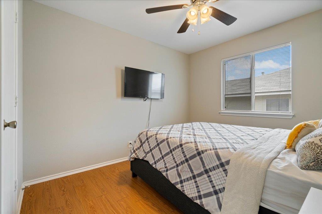 238 Saint Marys Dr, Hutto, TX 78634