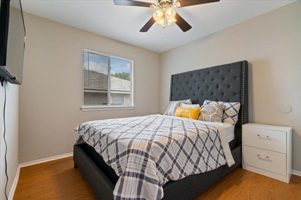 238 Saint Marys Dr, Hutto, TX 78634