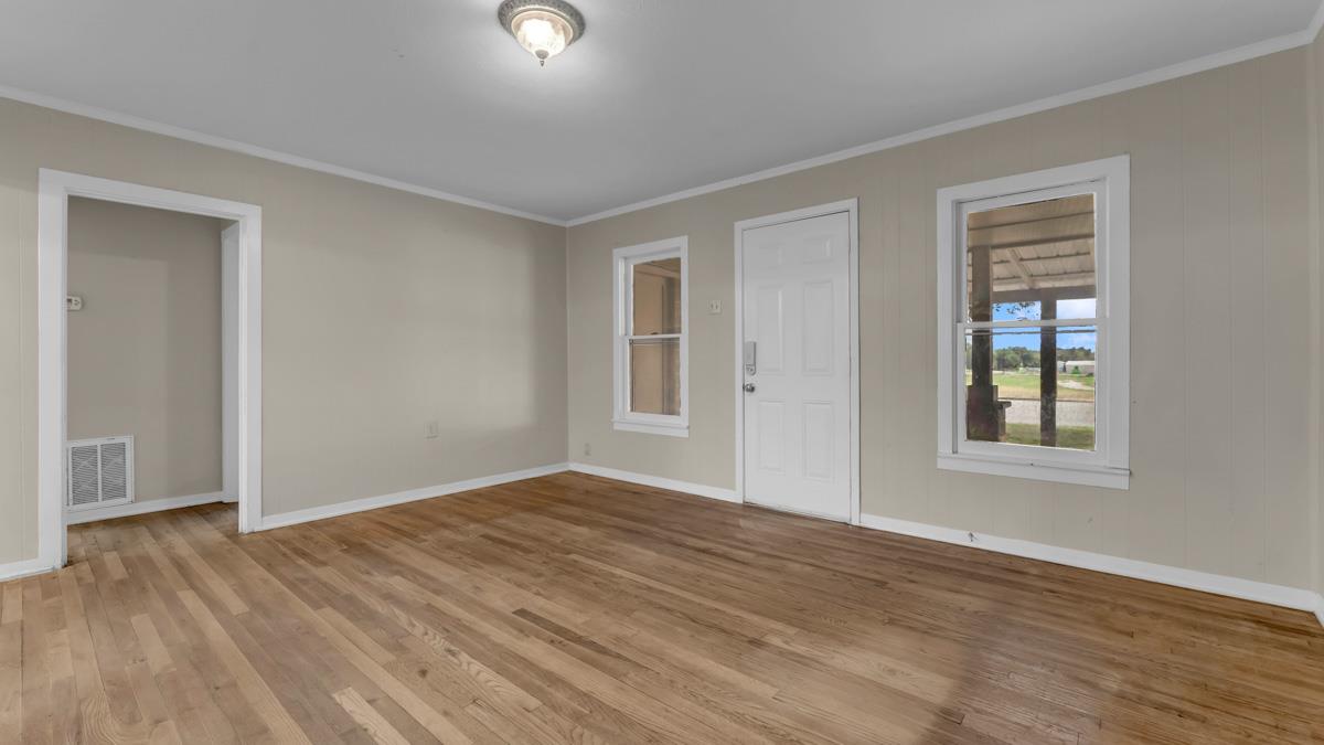 406 E Graves St, Burnet, TX 78611