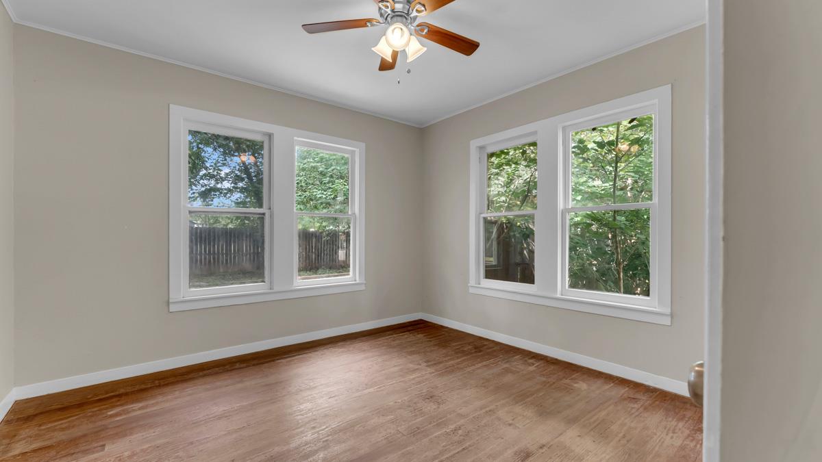 406 E Graves St, Burnet, TX 78611