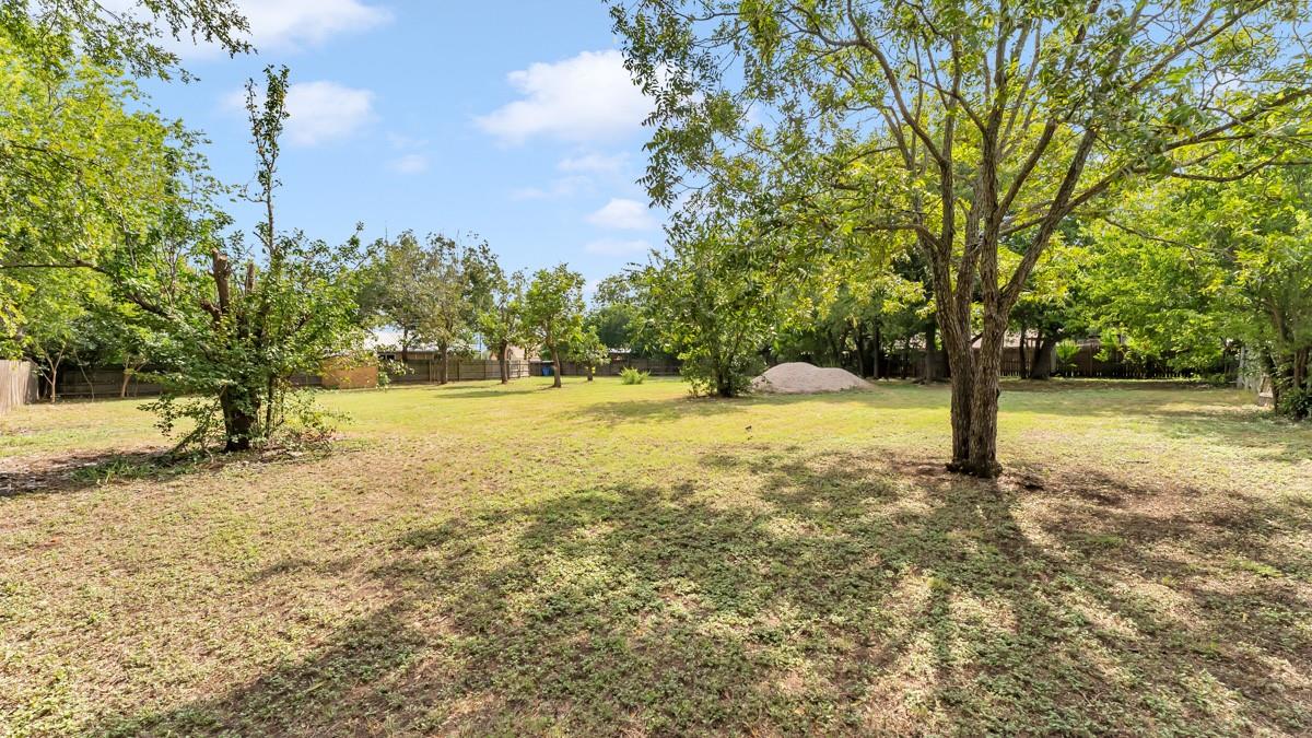 406 E Graves St, Burnet, TX 78611