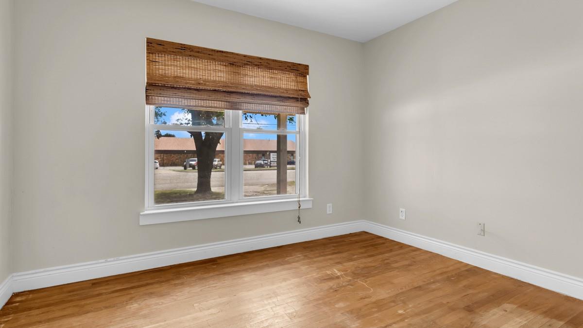 406 E Graves St, Burnet, TX 78611