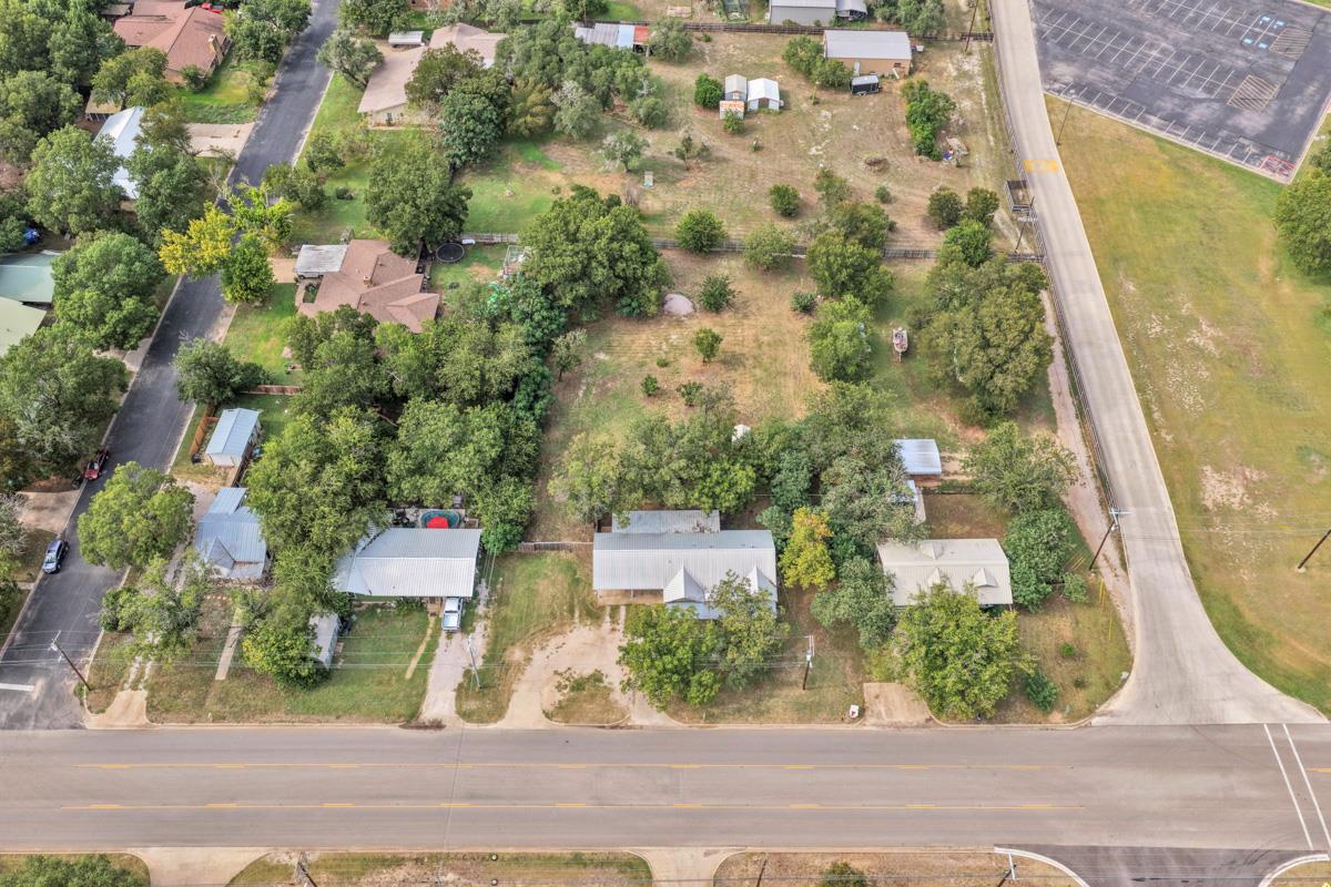 406 E Graves St, Burnet, TX 78611