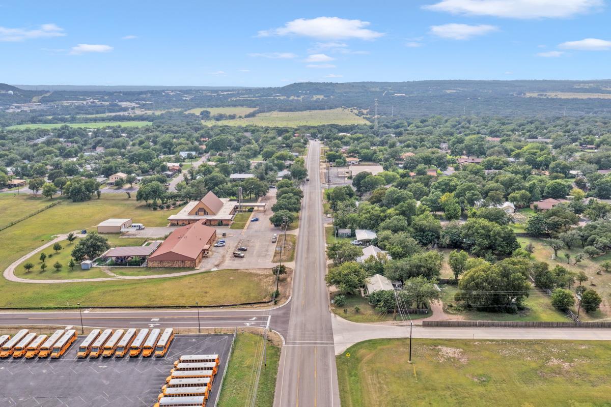 406 E Graves St, Burnet, TX 78611