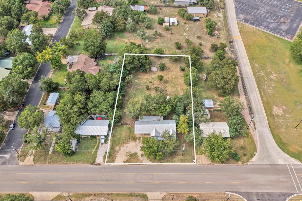 406 E Graves St, Burnet, TX 78611
