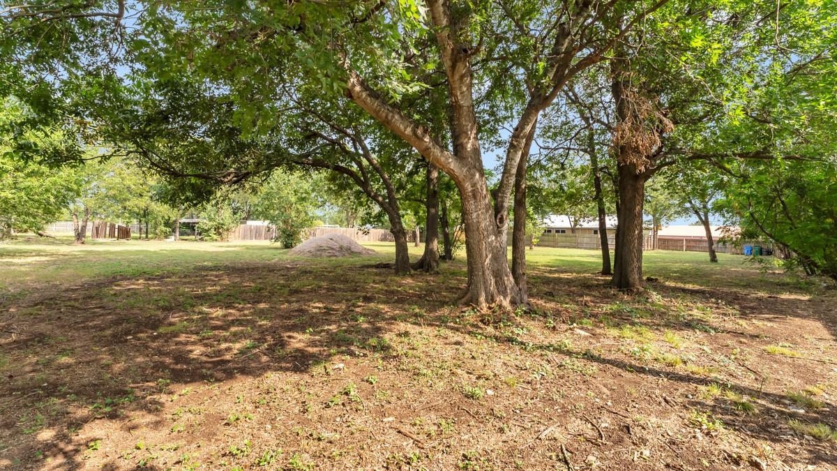406 E Graves St, Burnet, TX 78611
