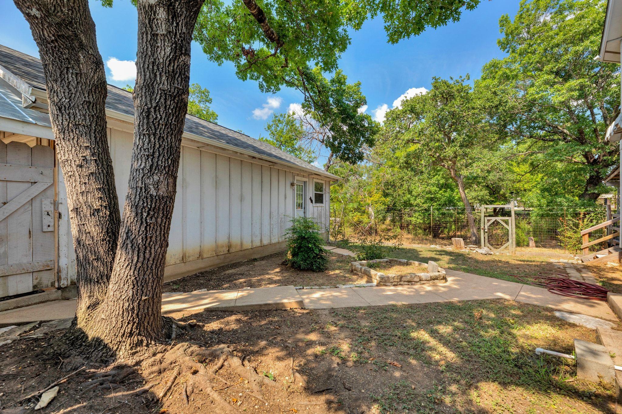 2105 Sam Bass Rd, Round Rock, TX 78681