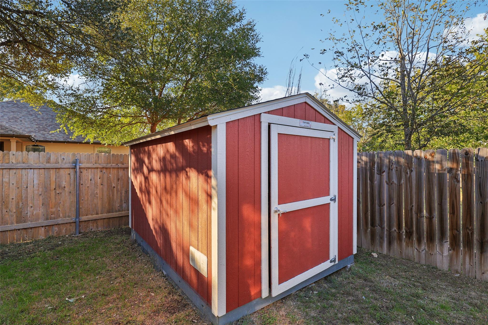 161 Clear Springs Holw, Buda, TX 78610