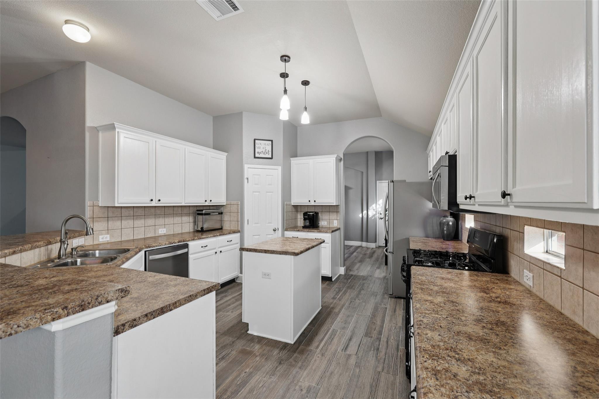 161 Clear Springs Holw, Buda, TX 78610