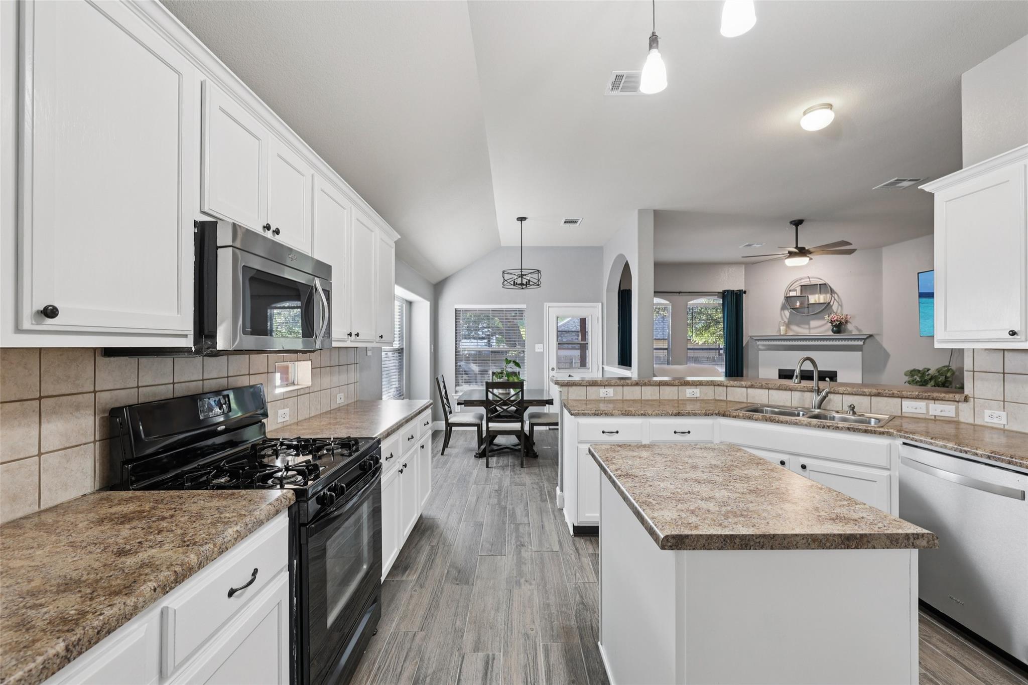 161 Clear Springs Holw, Buda, TX 78610