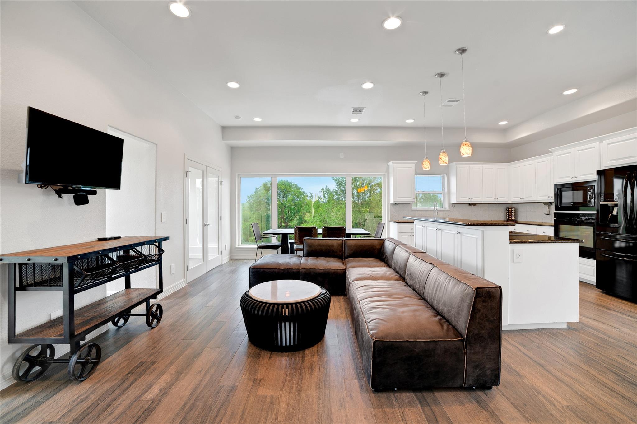 520 Double Eagle Ranch Dr, Cedar Creek, TX 78612