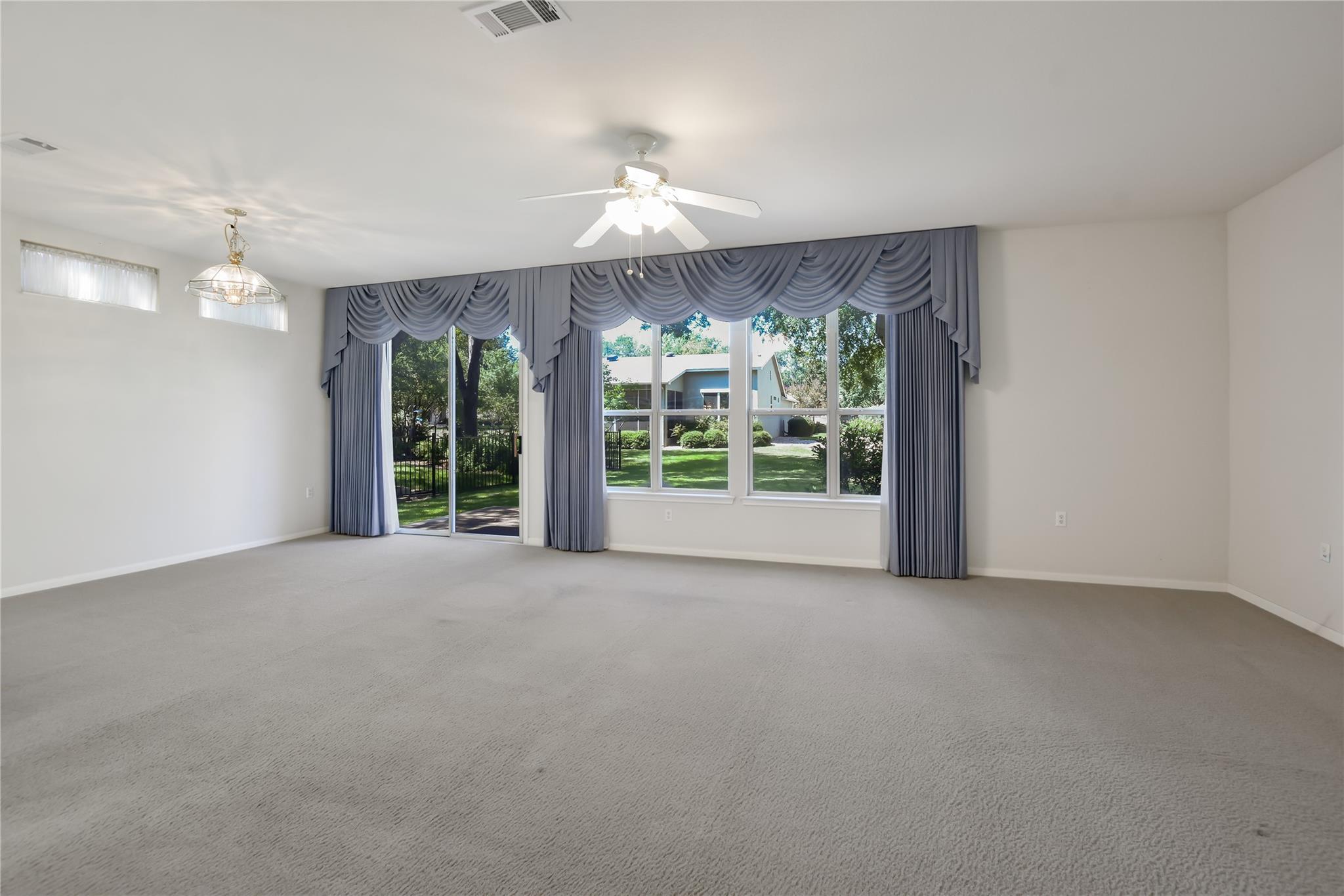 197 Trail Rider Way, Georgetown, TX 78633