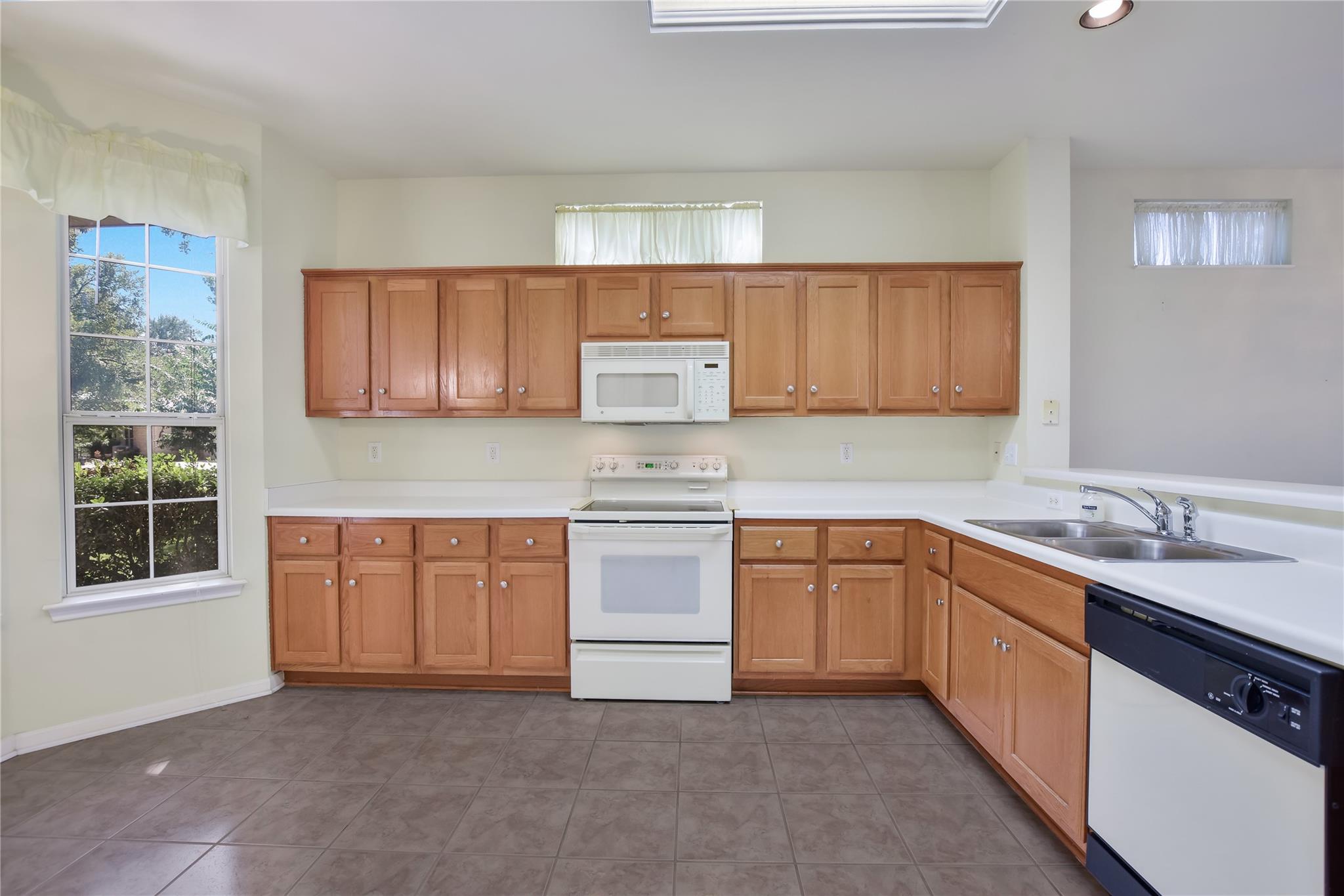 197 Trail Rider Way, Georgetown, TX 78633