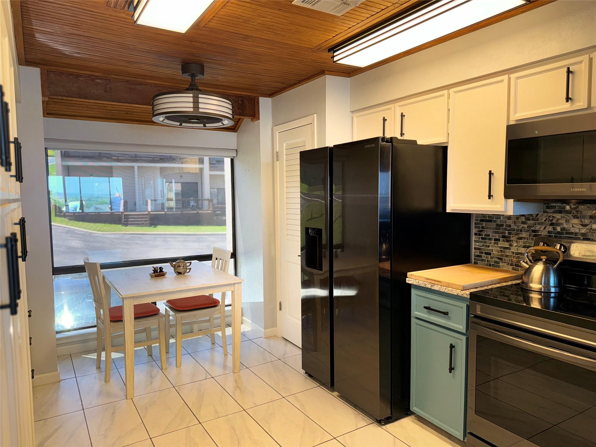 409 Hi There # J, Horseshoe Bay, TX 78657