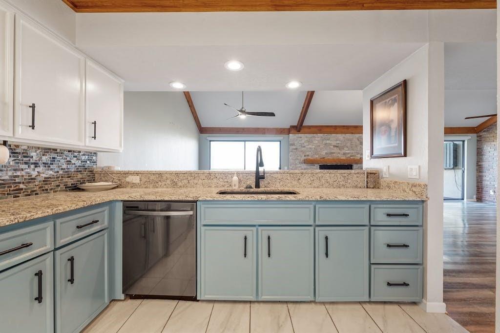 409 Hi There # J, Horseshoe Bay, TX 78657