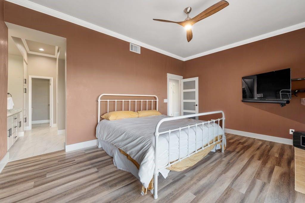 409 Hi There # J, Horseshoe Bay, TX 78657