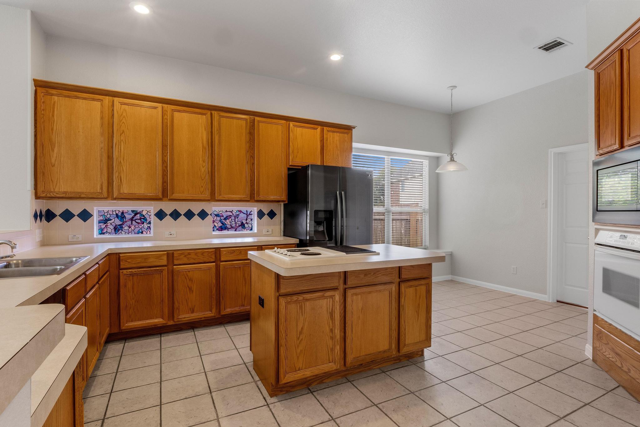 1800 Montana Sky Dr, Austin, TX 78727