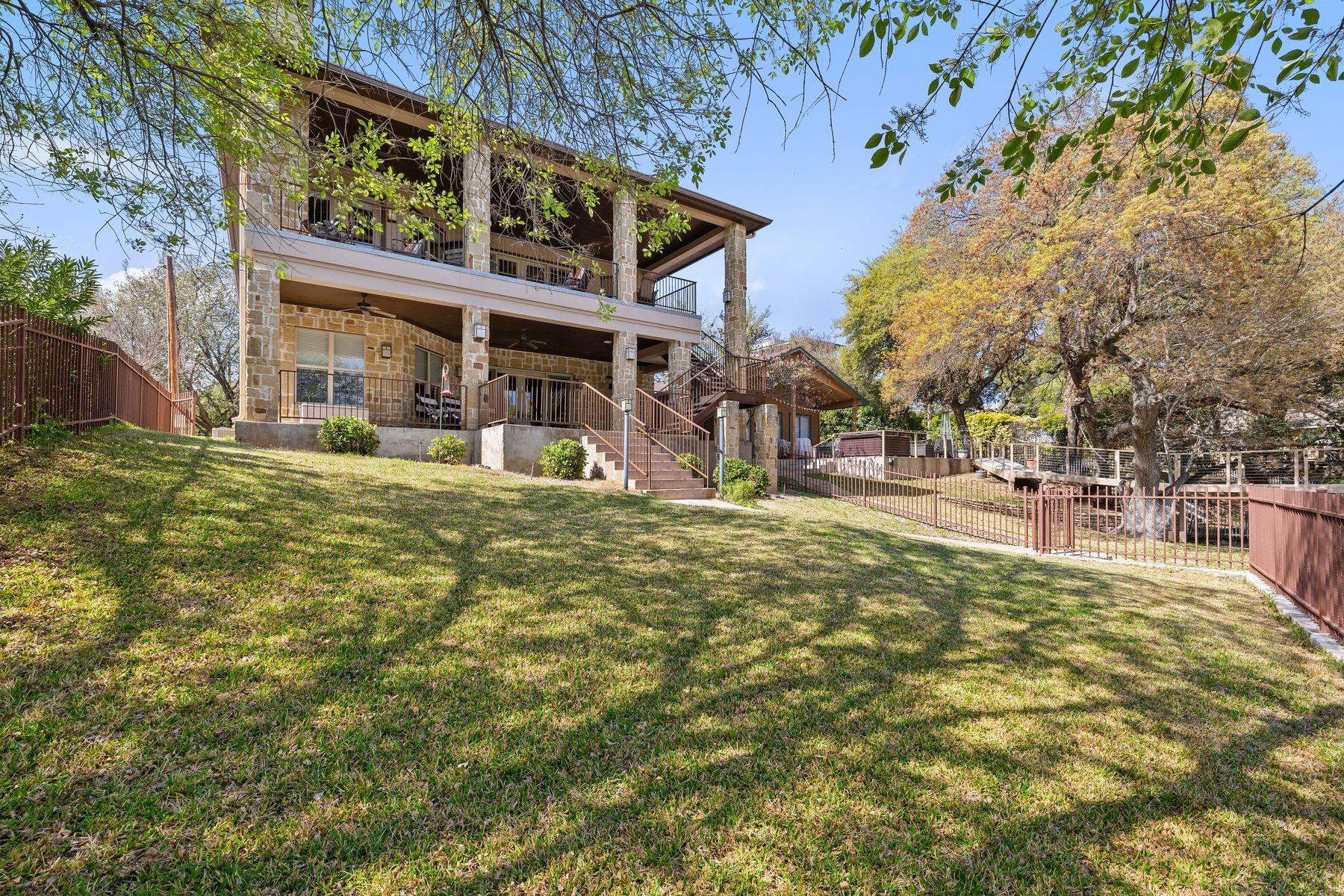 1413 County Road 132A, Kingsland, TX 78639