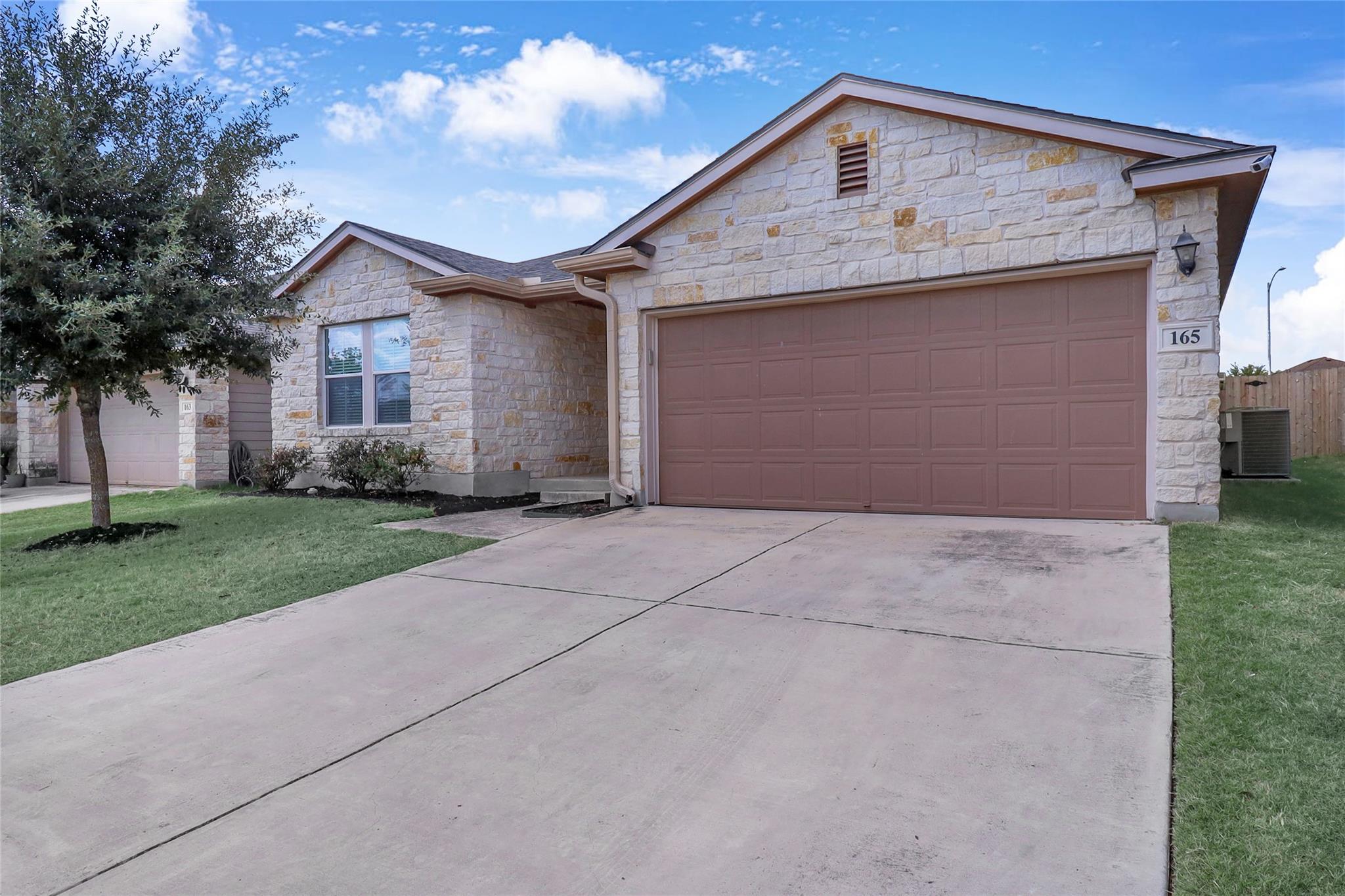 165 Cazador Dr, San Marcos, TX 78666