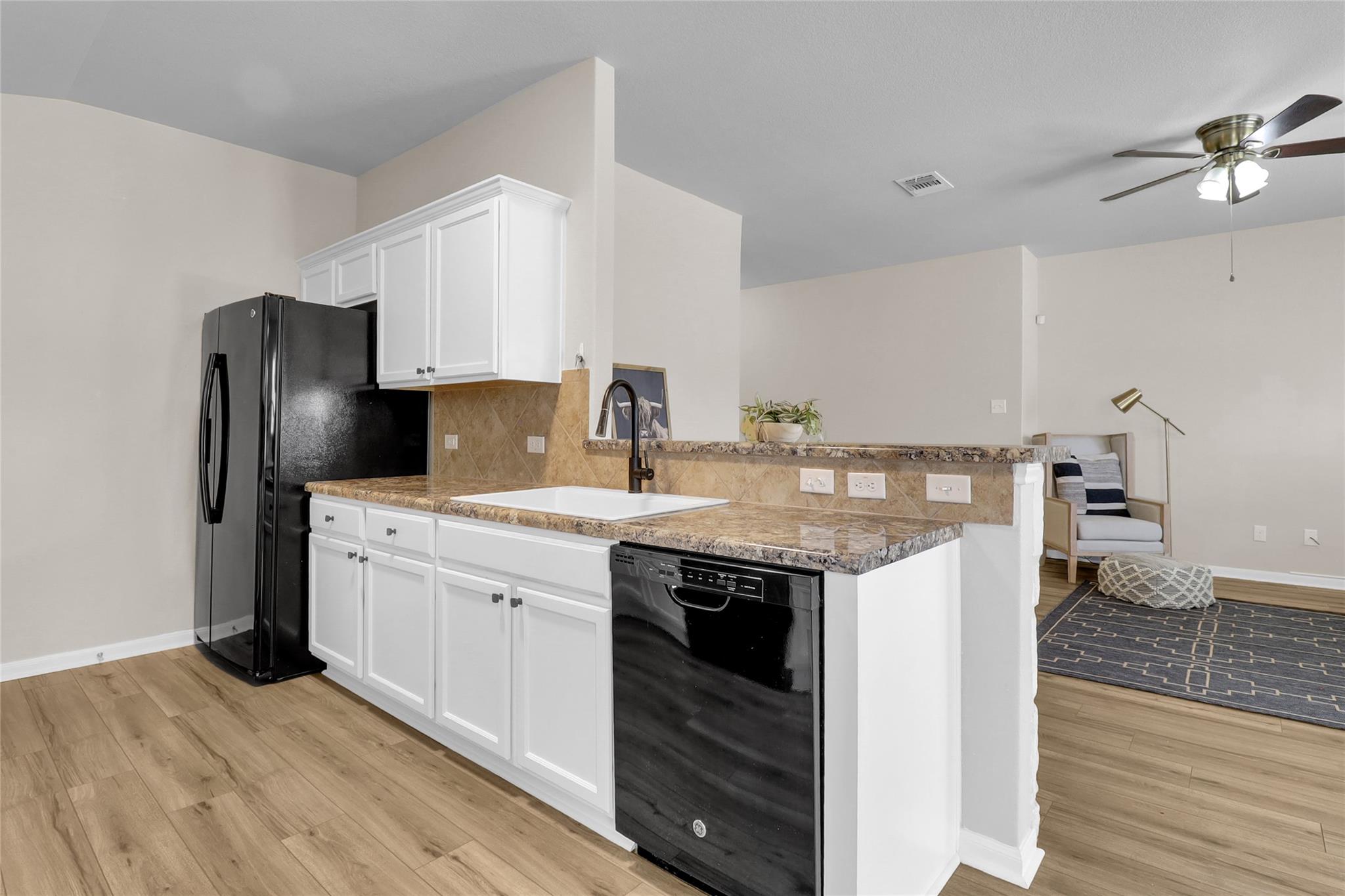 165 Cazador Dr, San Marcos, TX 78666