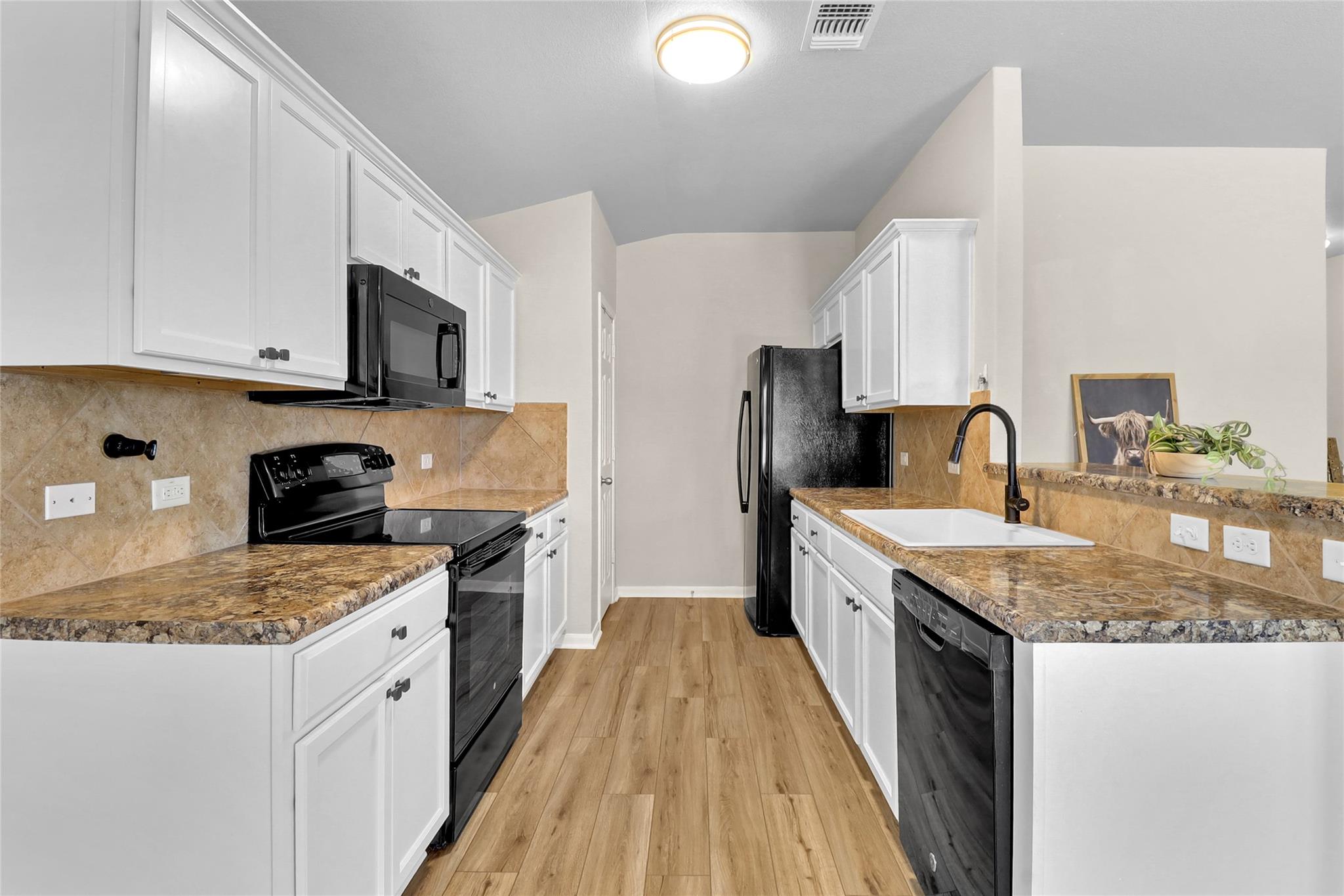 165 Cazador Dr, San Marcos, TX 78666